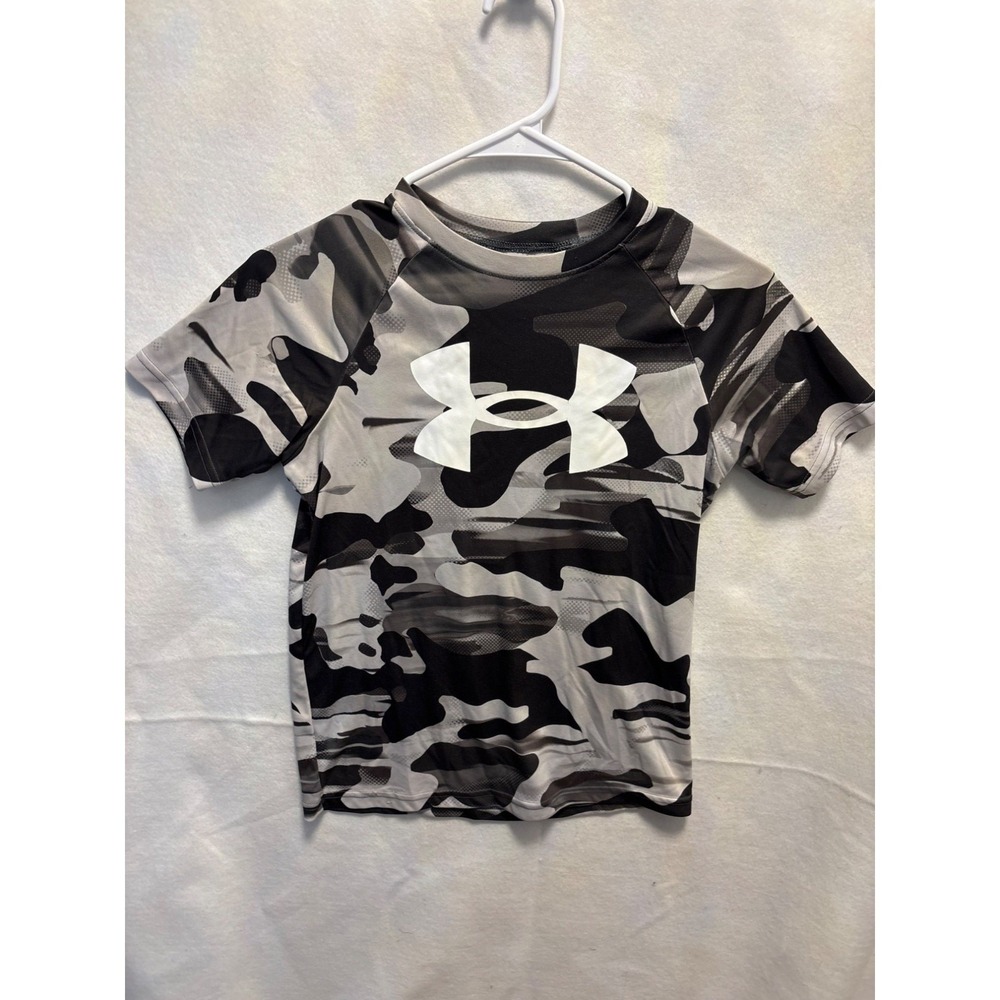 Under Armour‎ Camo T-Shirt Kids Size YMD Grey Black Short Sleeve Excellent Logo